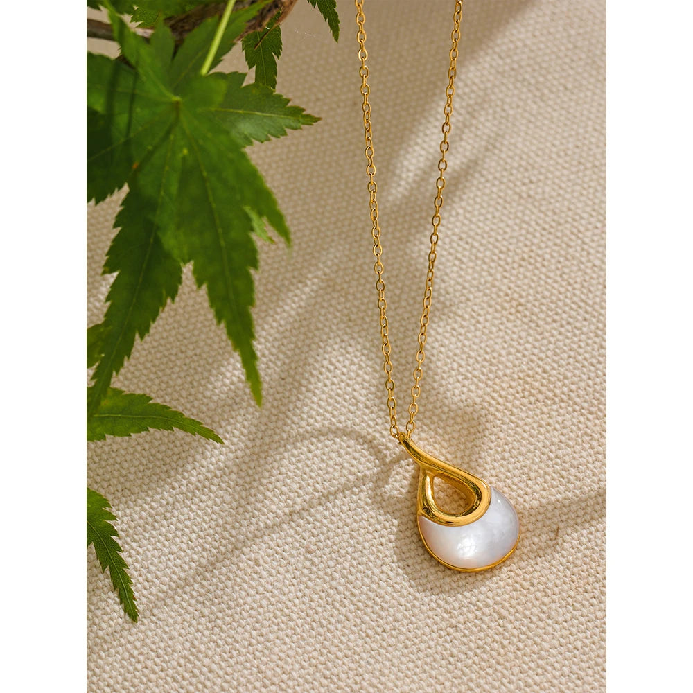 Trevia Halsband Pärla